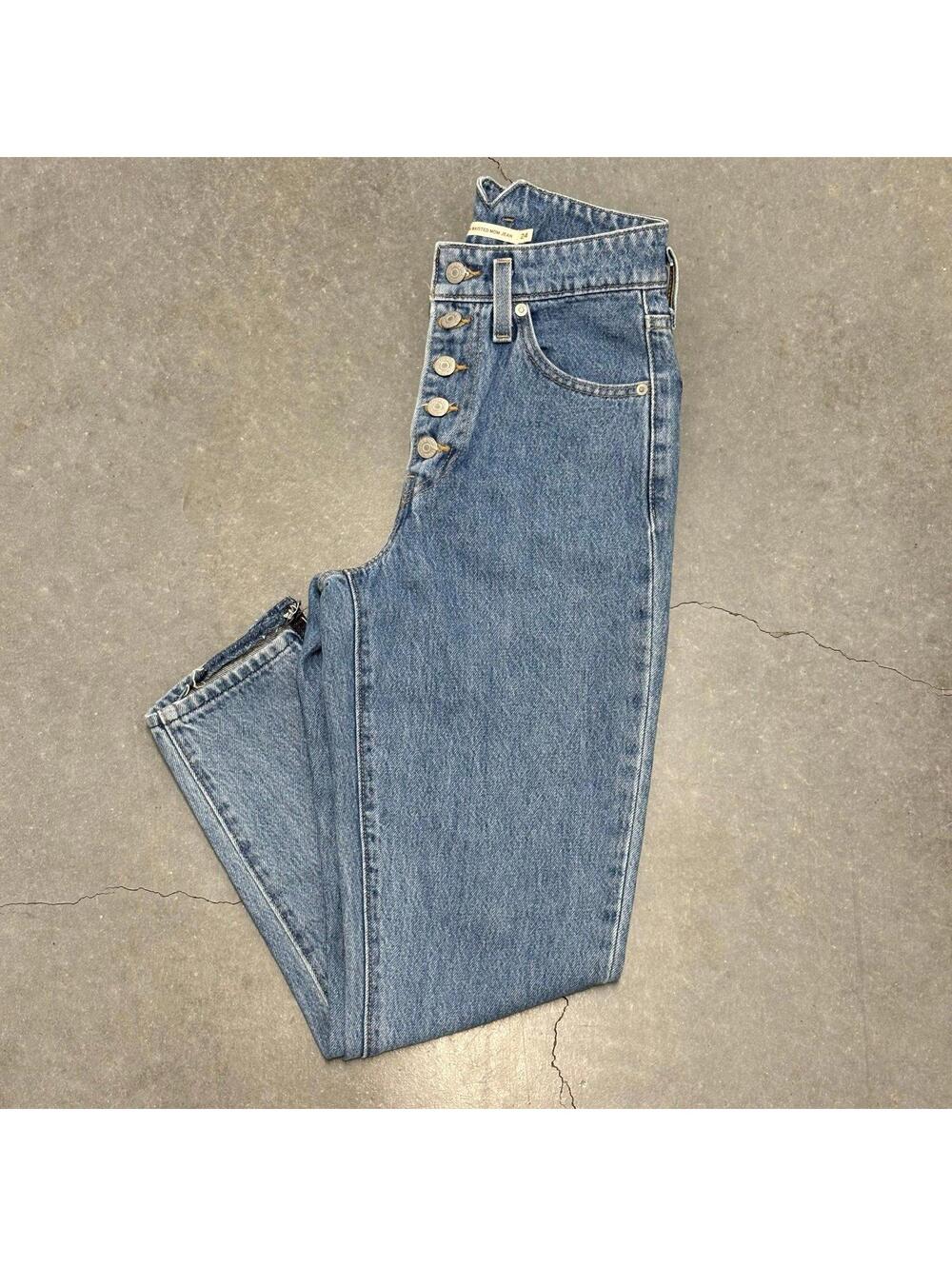 Levi’s High Waisted Mom Jean